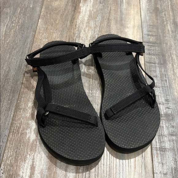 Teva Shoes - Teva Black slim strap Velcro Sandals size 6